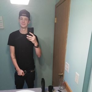 Meet your Posher, Max